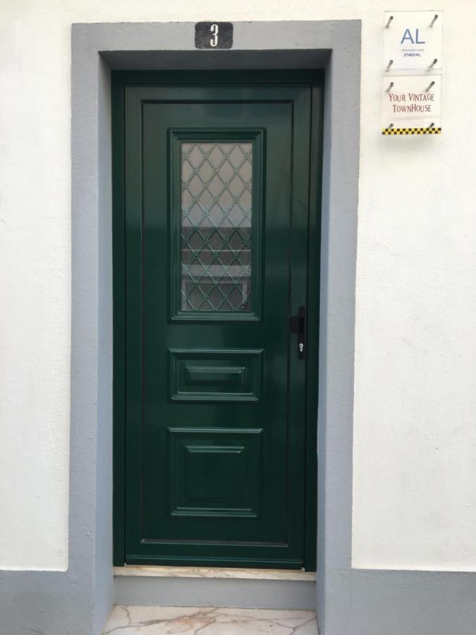 Your Vintage Townhouse Lagos Bagian luar foto